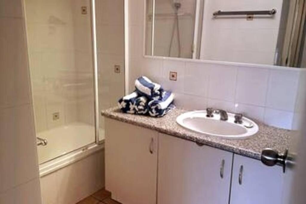 2 Bedroom Ocean View - Alexandria Apartments -Alexandra Headland ماروتشيدور المظهر الخارجي الصورة